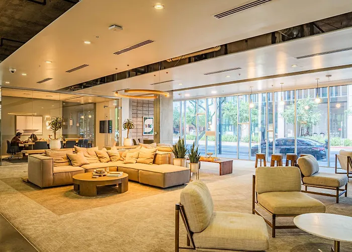 Stunning 2bd - Dt- Gym, Pool, Parking Sleep8 * Phoenix