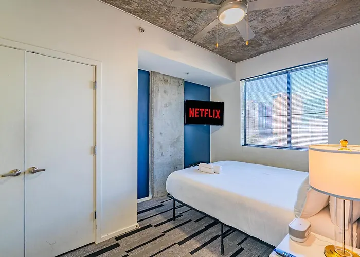 Stunning 2bd - Dt- Gym, Pool, Parking Sleep8 Apartamento Phoenix