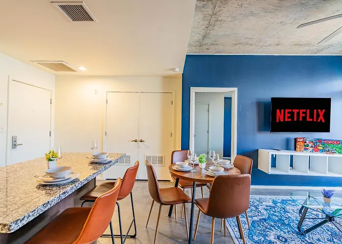 Stunning 2bd - Dt- Gym, Pool, Parking Sleep8 Apartamento *