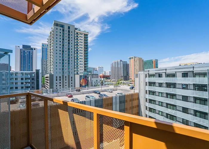 Stunning 2bd - Dt- Gym, Pool, Parking Sleep8 Apartamento