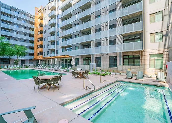 Apartamento Stunning 2bd - Dt- Gym, Pool, Parking Sleep8 *