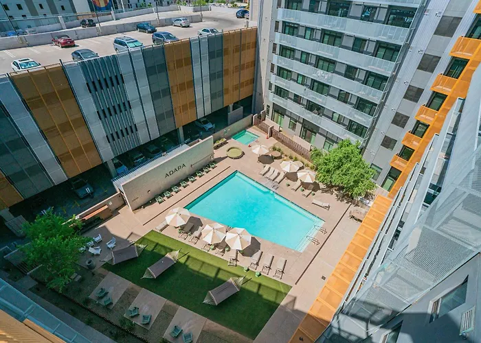 Stunning 2bd - Dt- Gym, Pool, Parking Sleep8 Phoenix
